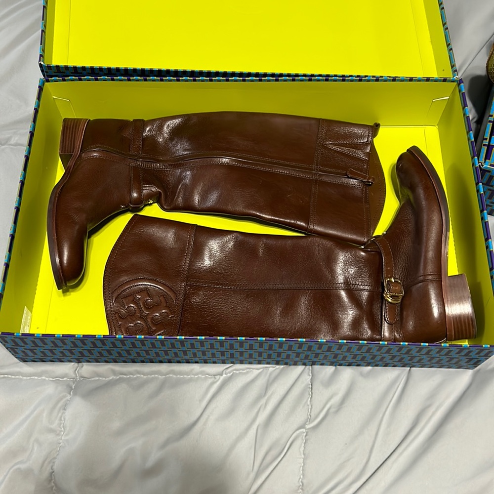 Tory Burch Marlene Riding Boot- Finni Veg Leather